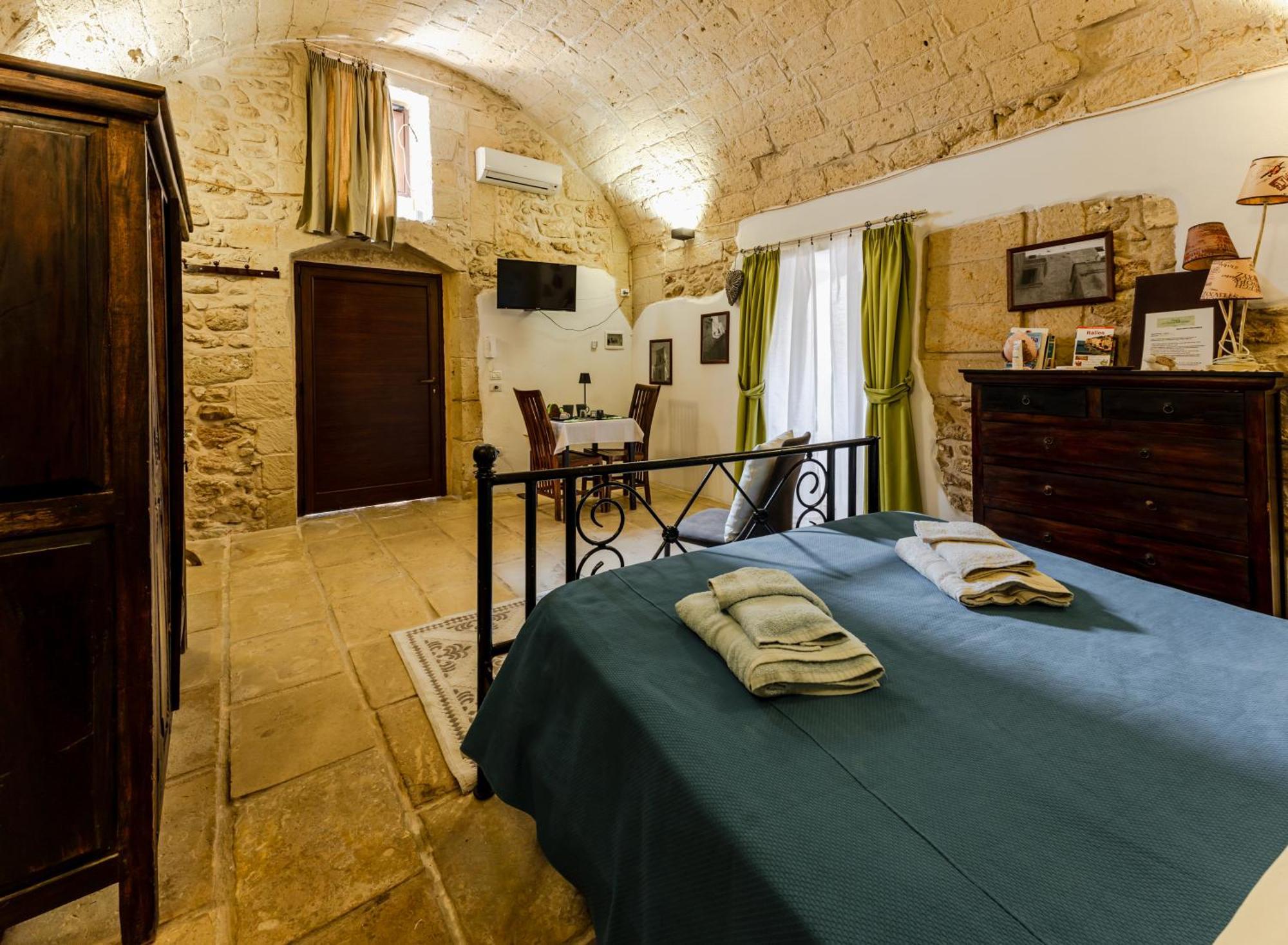 Bed and Breakfast La Dimora Delle Grazie Сан-Чезарио-ди-Лечче Экстерьер фото